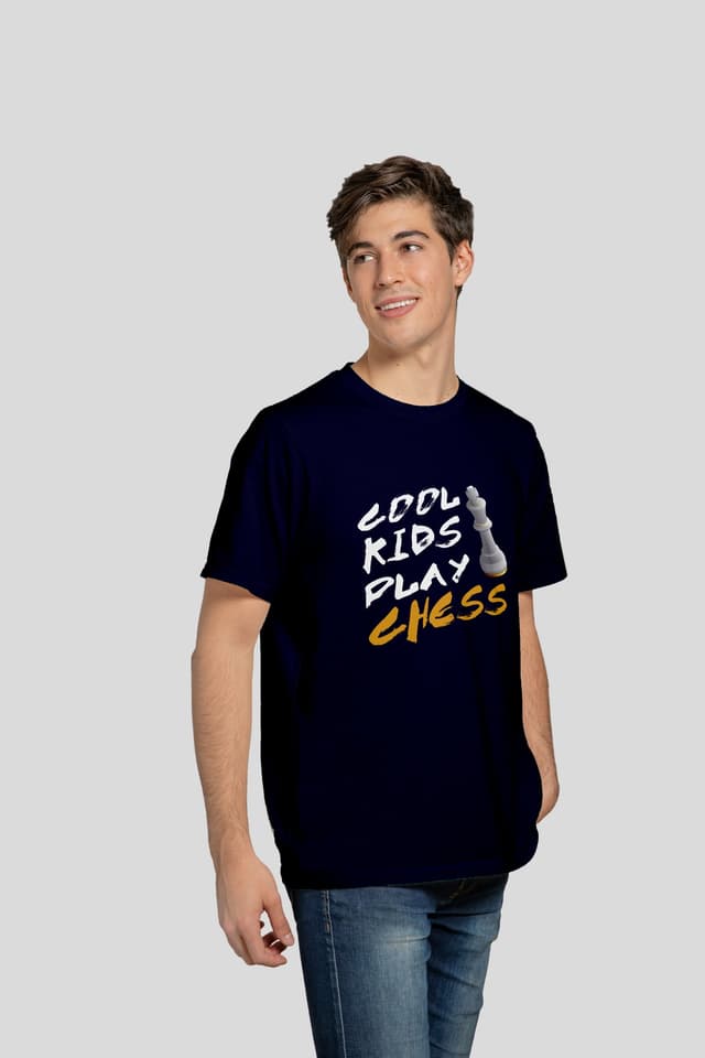 Cool Kids Play Chess Satranç T-shirt resmi